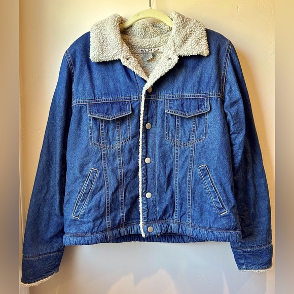 Jean Jacket Size Medium - Picture 1 of 3